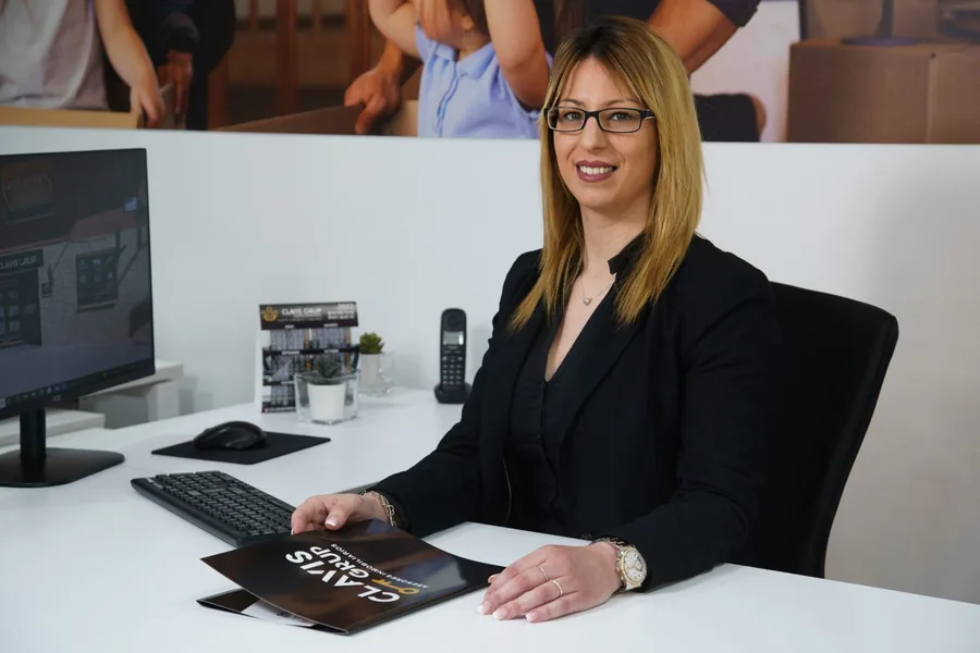 Adriana Torres, asesora comercial de venta
